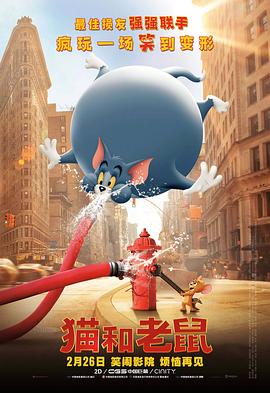 面对狗仔的跟拍，她也微笑挥手回应。