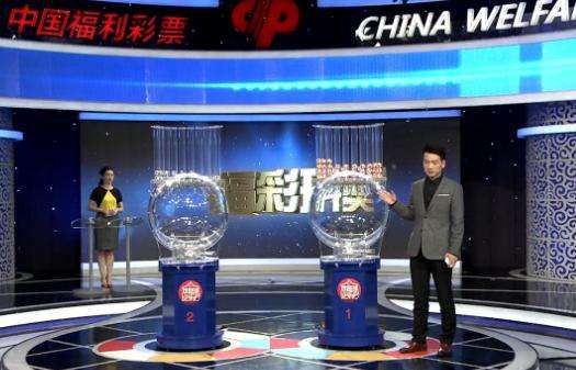 导演龙飞及领衔主演胡歌出席并与观众交流。