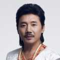 持认可态度的影评人和媒体认为，影片是一次狂野而大胆的重构，将经典的怪物故事演绎成一部带有女性主义色彩的公路片。